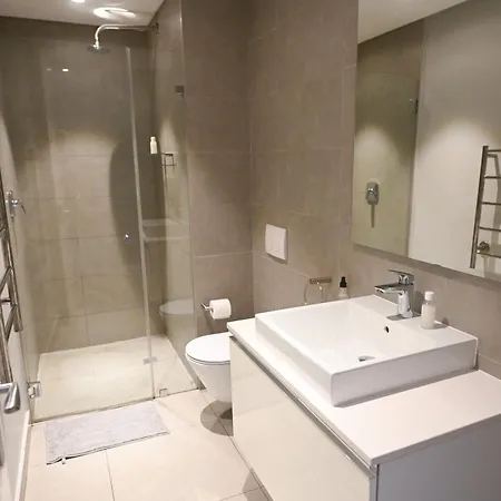 Modern One Bedroom In The Warwick Cape Town Exterior photo
