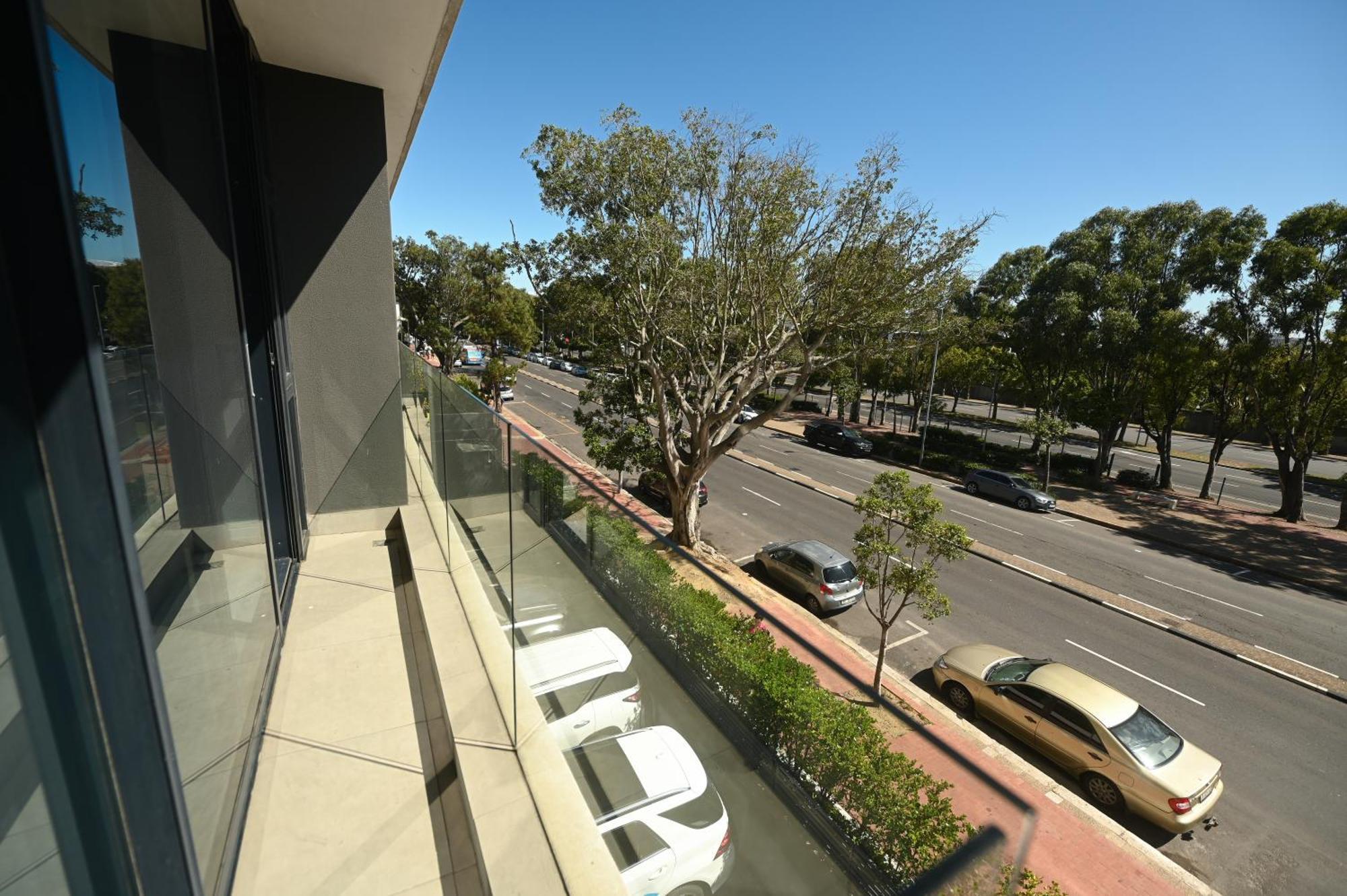 Modern One Bedroom In The Warwick Apartment *