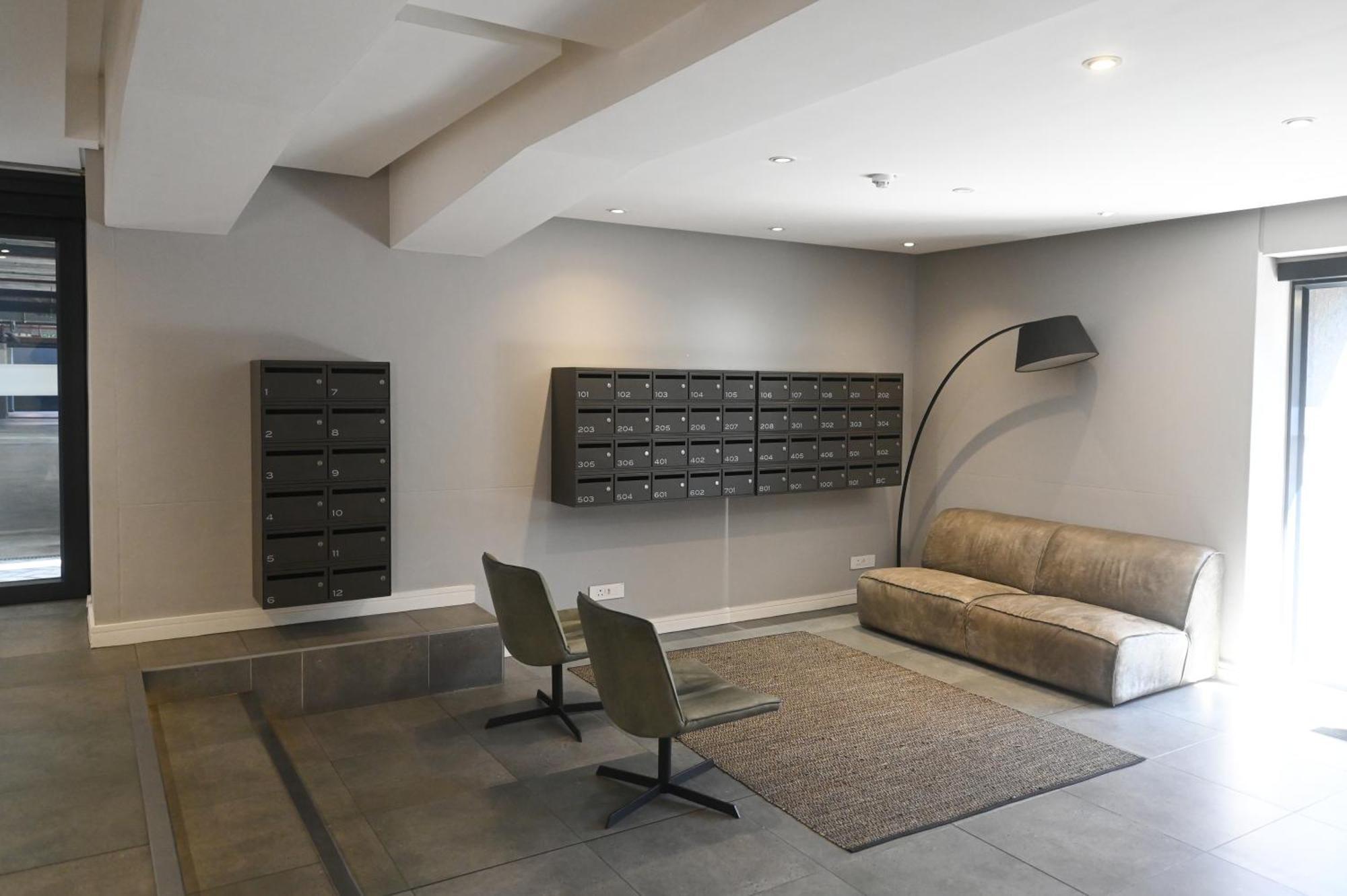 Apartment Modern One Bedroom In The Warwick Cape Town