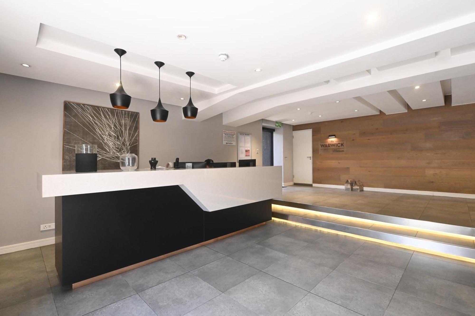 Modern One Bedroom In The Warwick * Cape Town