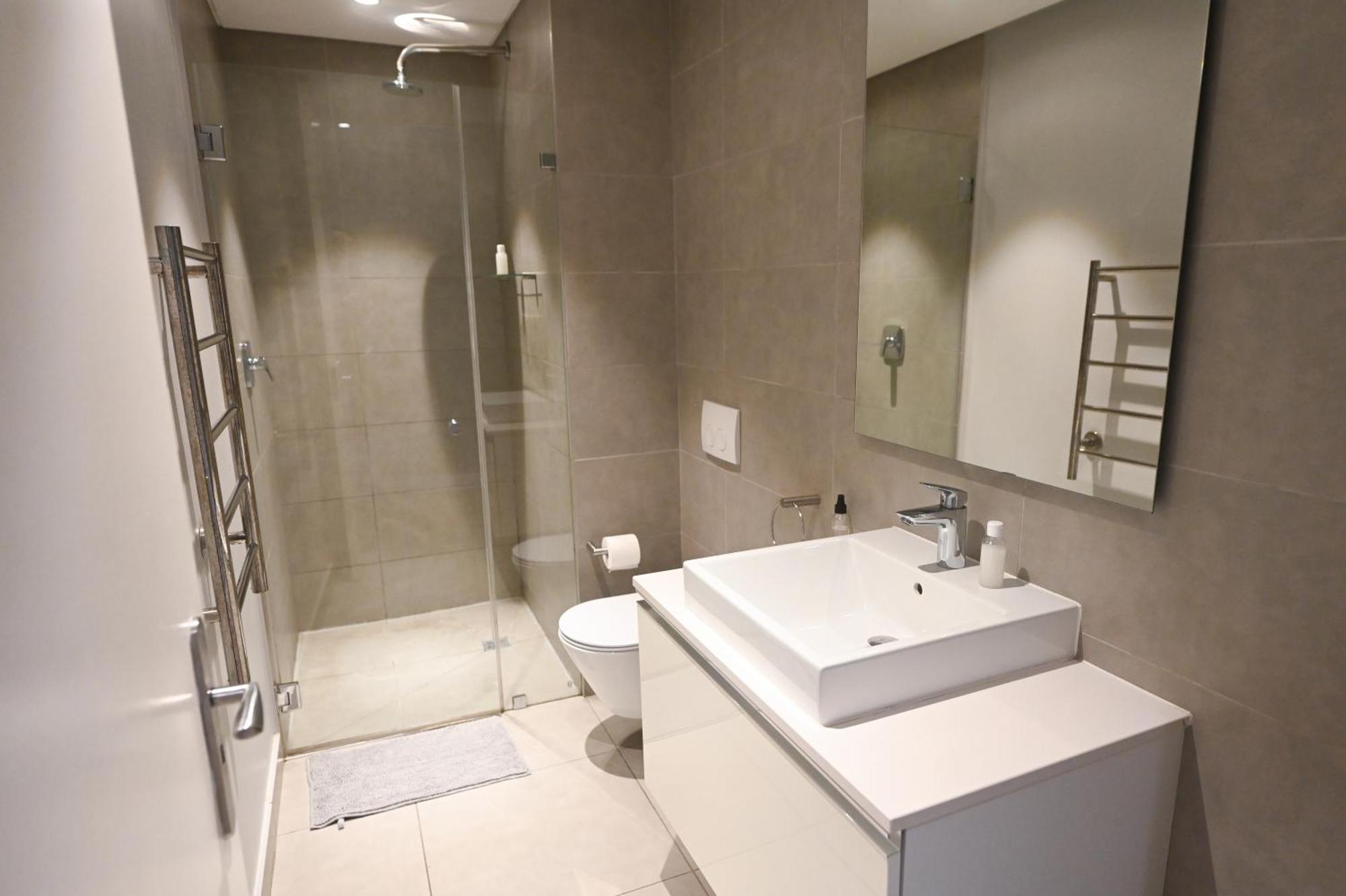 Apartment Modern One Bedroom In The Warwick *