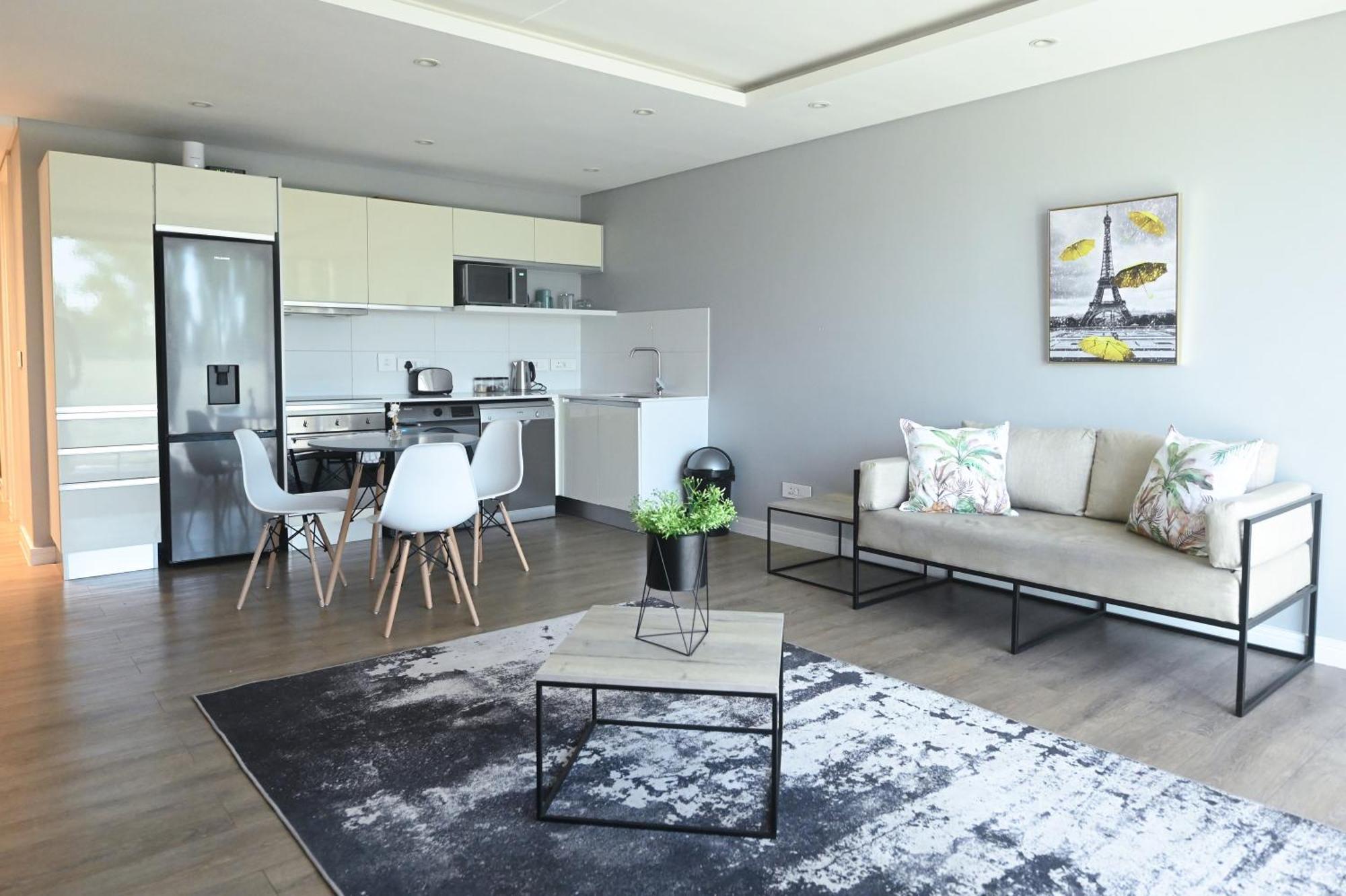 Modern One Bedroom In The Warwick Apartment *